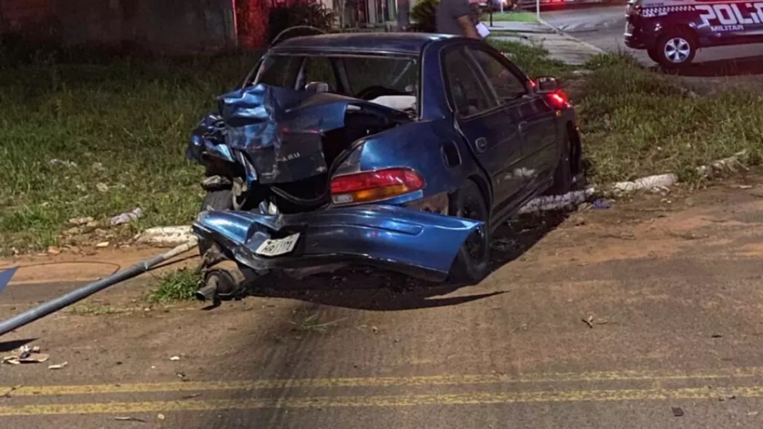 Motorista de Hilux &eacute; espancado por populares ap&oacute;s acidente com 4 ve&iacute;culos 