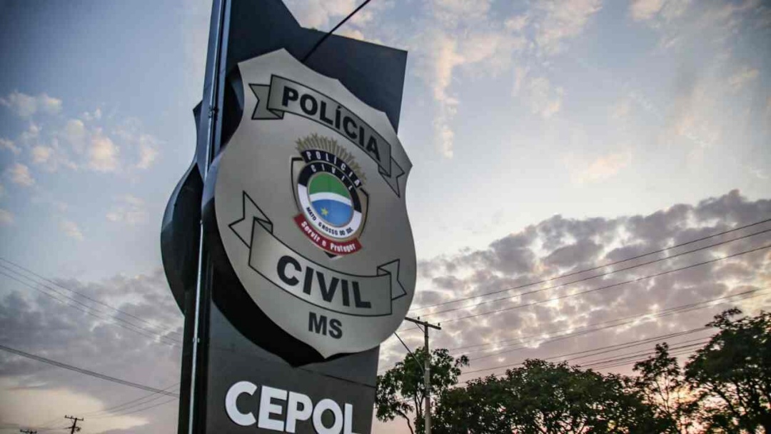 Briga por causa de ventilador em alojamento acaba com homem esfaqueado por colega 