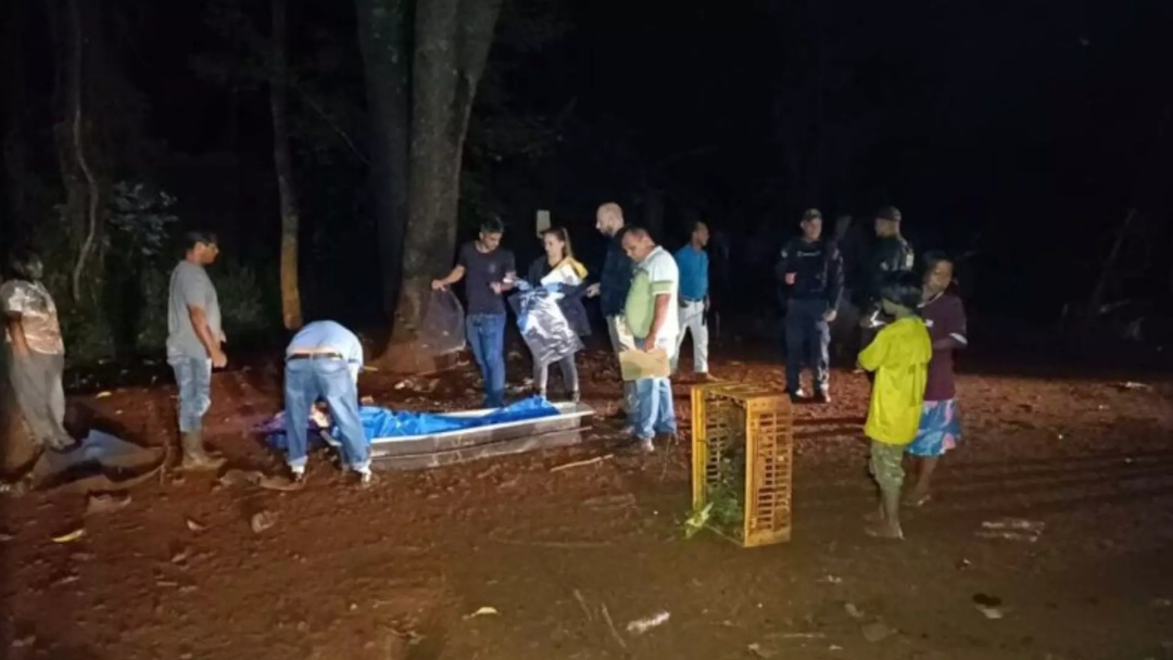 Mulher é morta a facão pelo marido diante do filho em MS