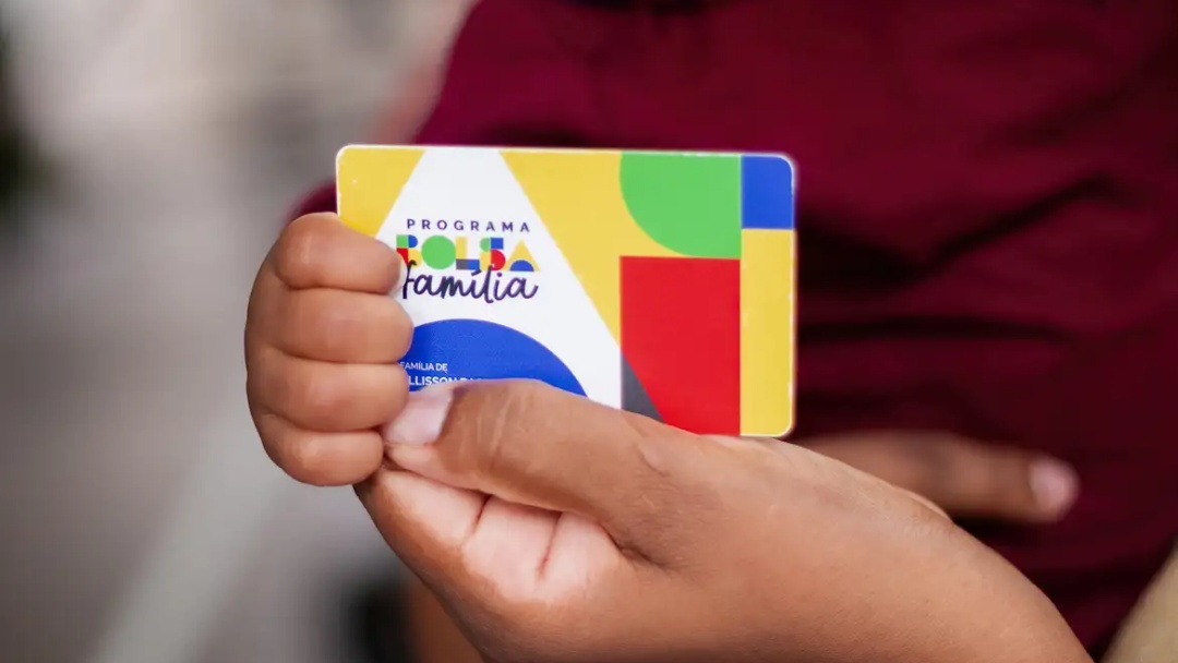 Caixa paga Bolsa Fam&iacute;lia a benefici&aacute;rios com N&uacute;mero de Inscri&ccedil;&atilde;o Social de final 4