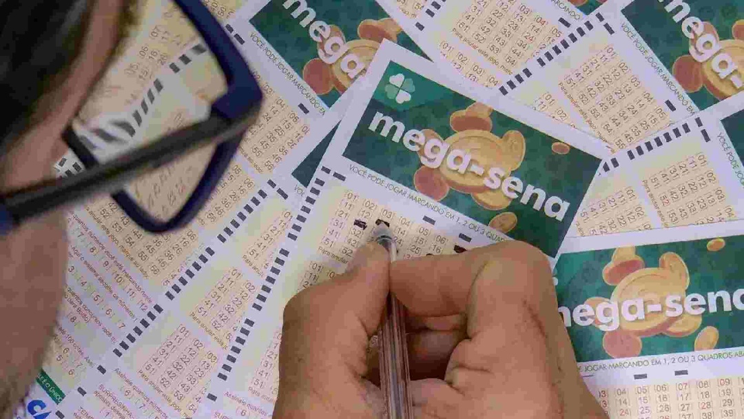 Mega-Sena volta a acumular e pr&ecirc;mio chega a R$ 130 milh&otilde;es