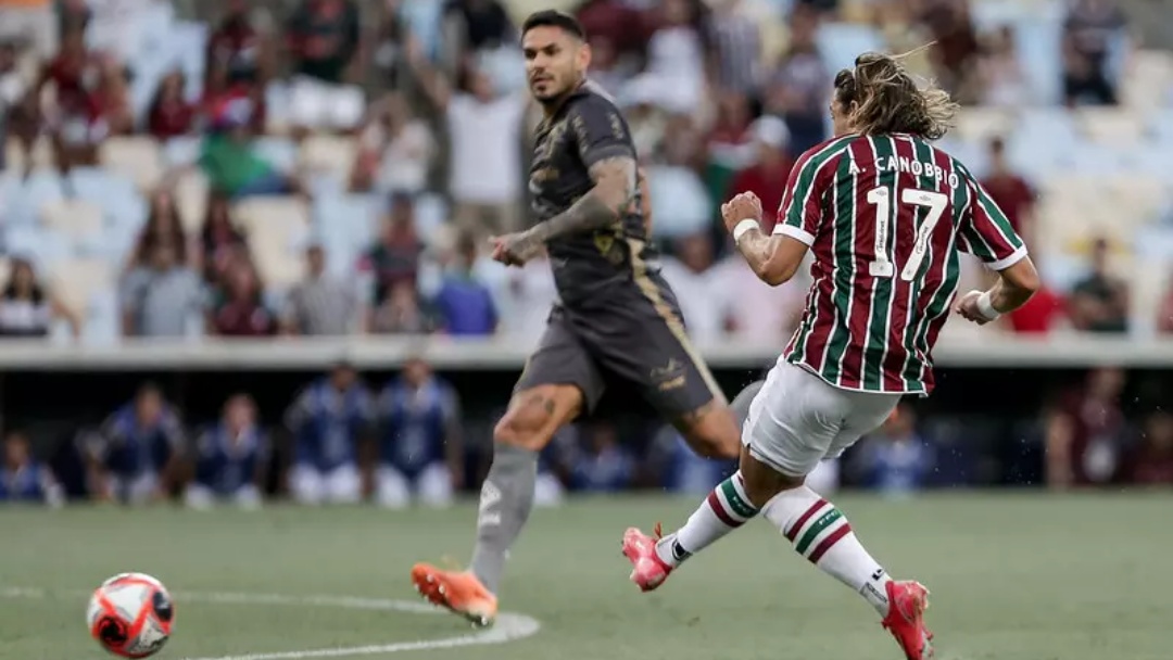 Fluminense goleia e se aproxima da decisão do Campeonato Carioca