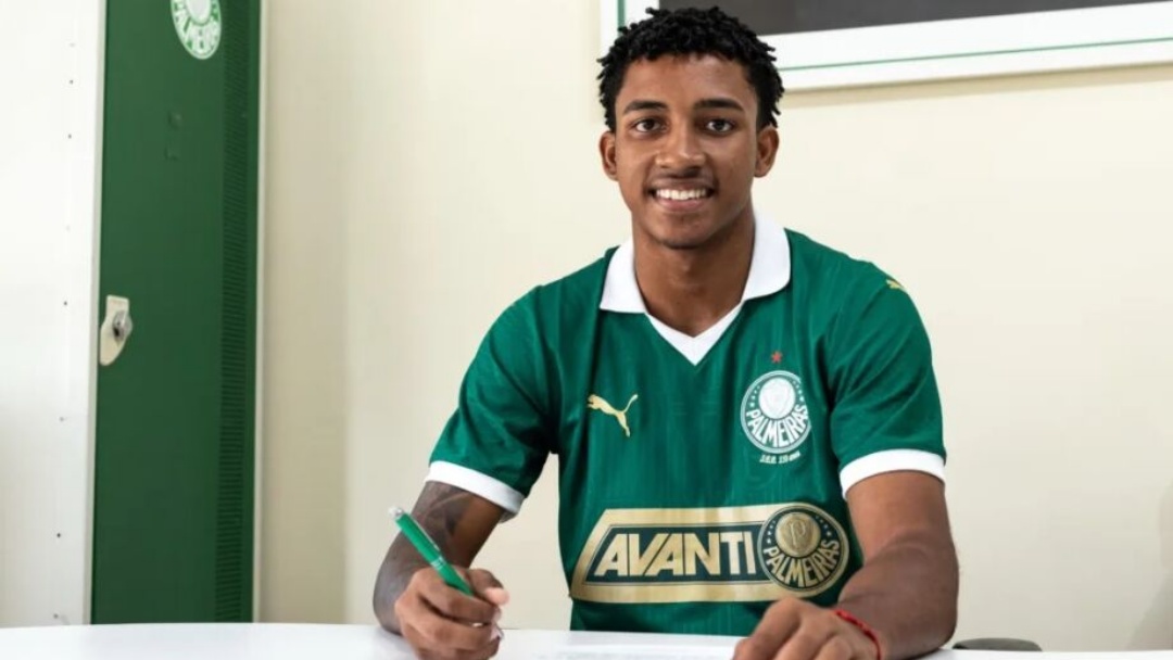 Revela&ccedil;&atilde;o de MS assina contrato profissional com o Palmeiras   