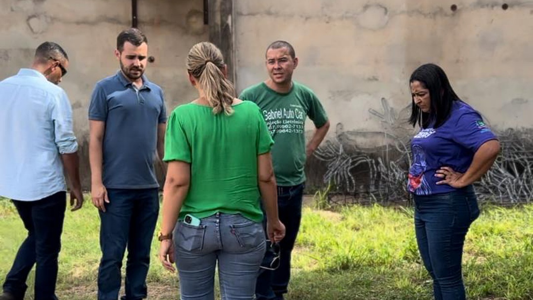 Vereadores constatam problemas de manutenção nas escolas às vésperas da volta às aulas