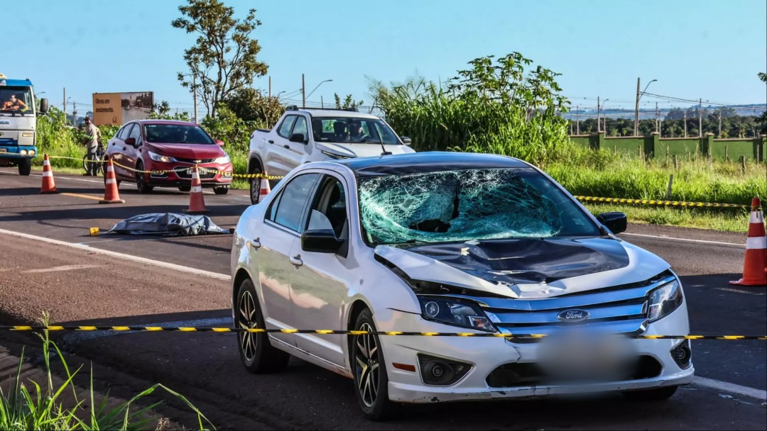 Andarilho morre atropelado e arremessado a 10 metros