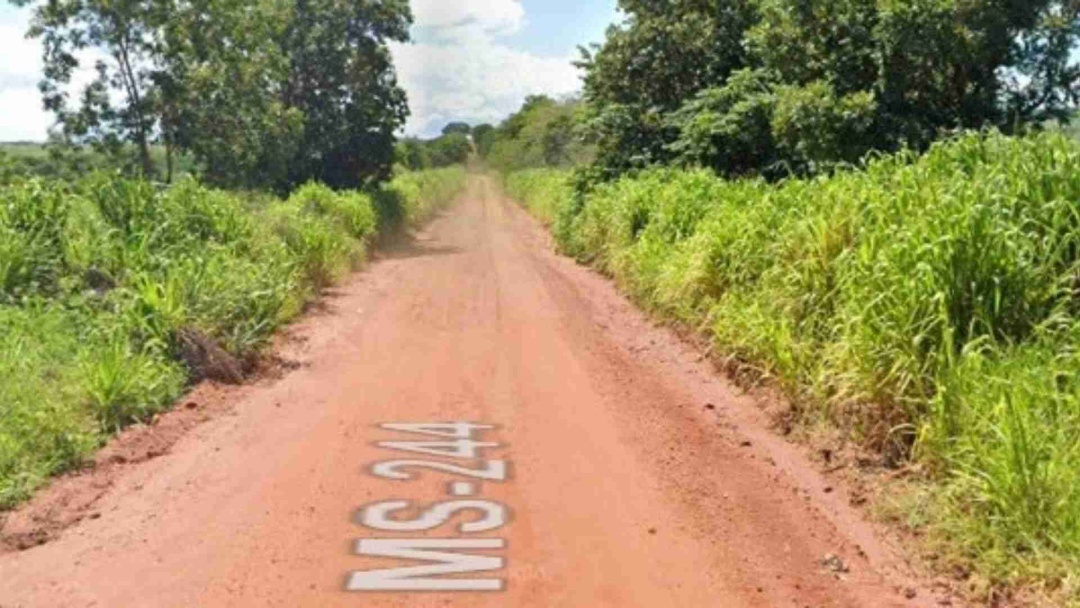 Motorista tem a cabeça dilacerada após capotar Saveiro