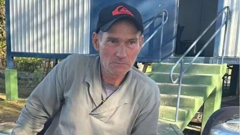 Caix&atilde;o fechado: homem morto atacado por on&ccedil;a &eacute; enterrado 