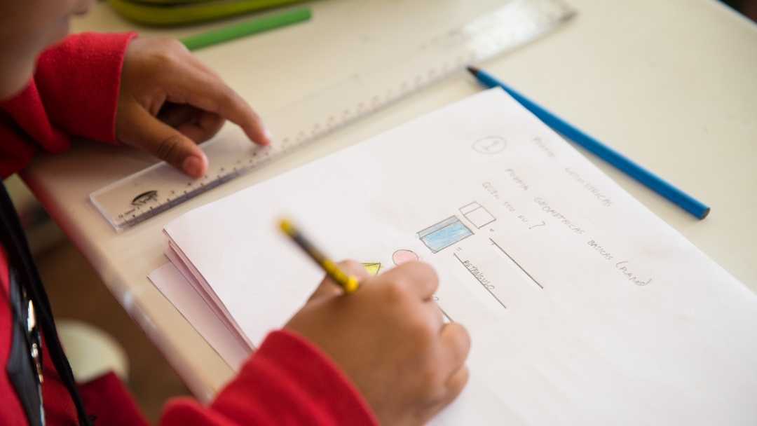 Pesquisa mostra baixo desempenho de alunos em portugu&ecirc;s e matem&aacute;tica