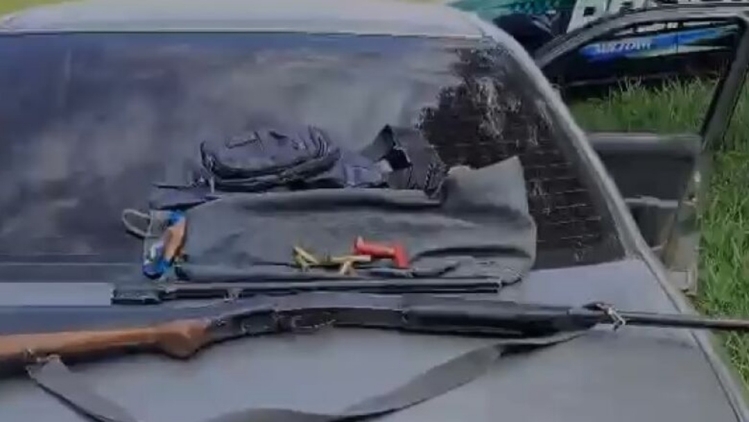 Homem é preso com espingarda e munições durante bloqueio na MS-141