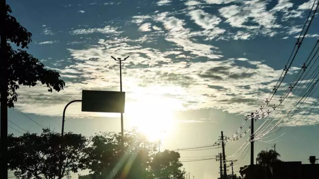 Ter&ccedil;a-feira ser&aacute; de calor intenso e tempo seco em Mato Grosso do Sul