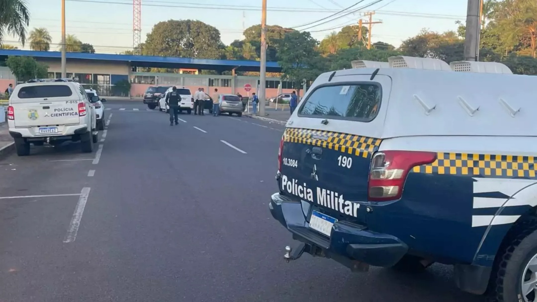 Idoso é encontrado morto dentro de carro em cruzamento de avenida em MS