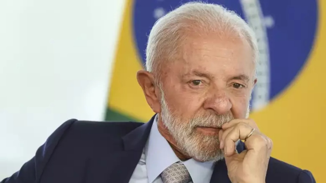 Lula est&aacute; bem e permanece em repouso no Alvorada