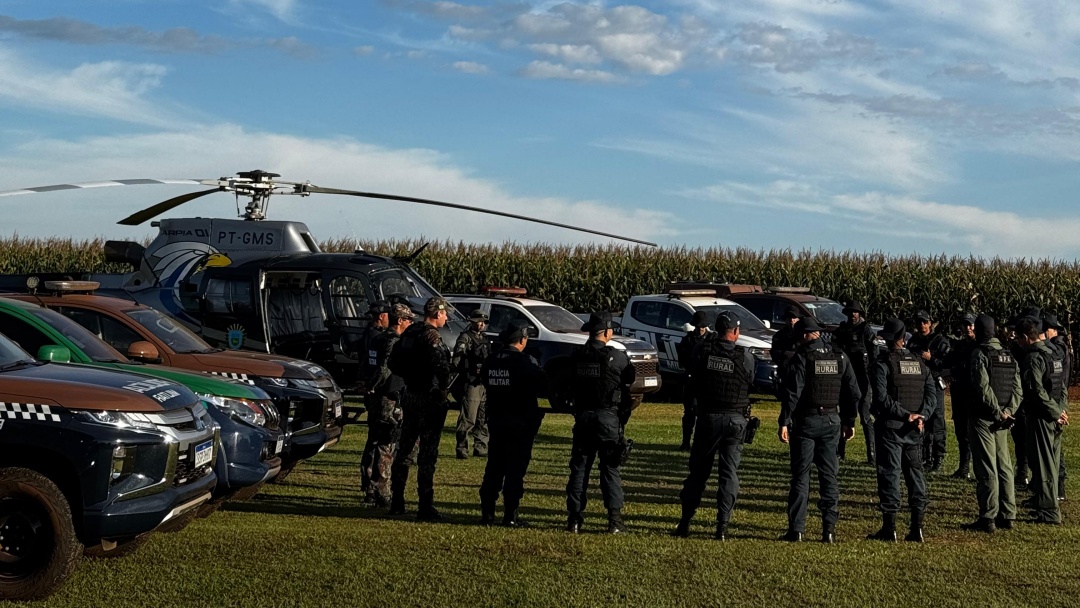 Opera&ccedil;&atilde;o Falc&atilde;o resulta em seis pris&otilde;es, recupera&ccedil;&atilde;o de 30 cabe&ccedil;as de gado e apreens&atilde;o de arma, drogas, caminhonete e adubo em Sidrol&acirc;ndia