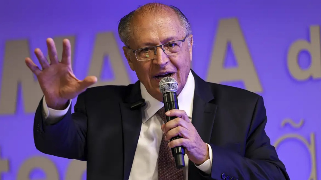 Alckmin passa por exames ap&oacute;s sentir enjoo e dores abdominais