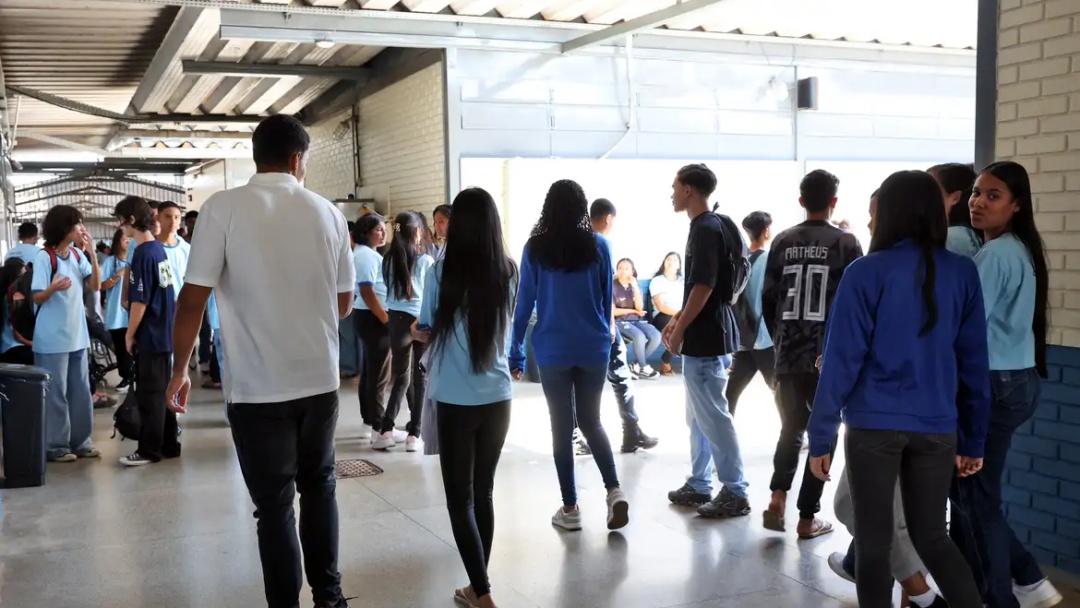 Pé-de-Meia paga hoje a nascidos em setembro e outubro
