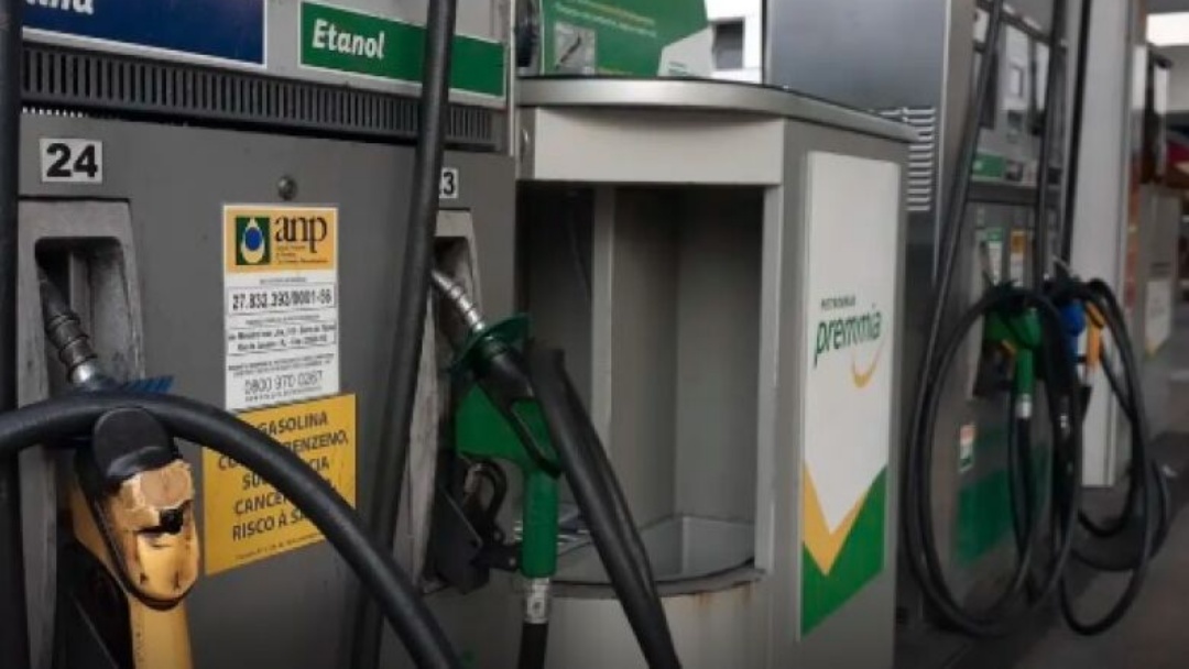 Petrobras reduz pre&ccedil;o da gasolina A para as distribuidoras