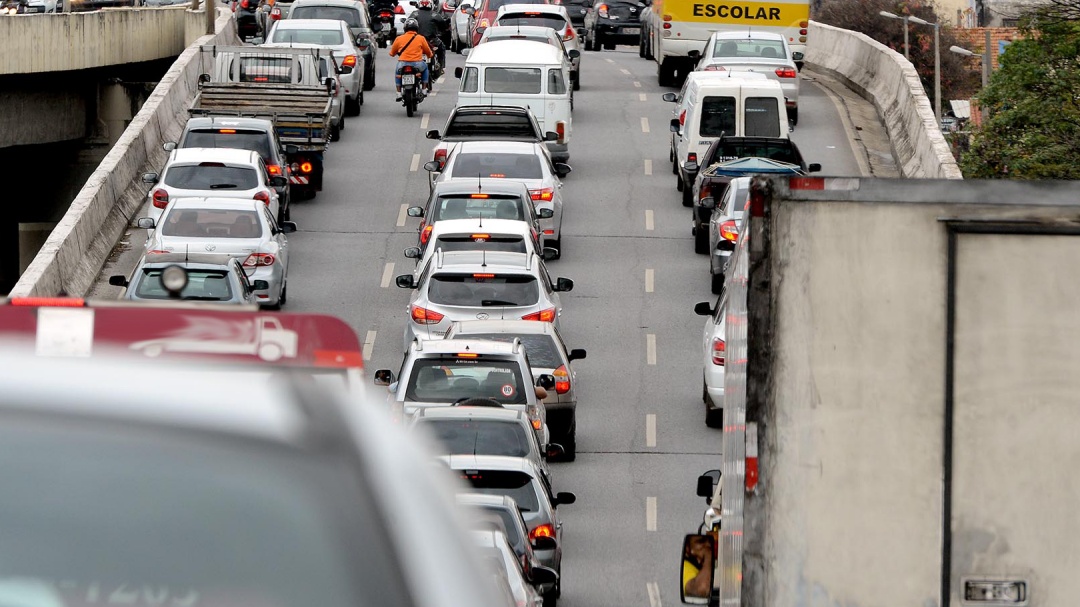 D&eacute;bitos podem ser pagos em blitz e motoristas se livram do guincho