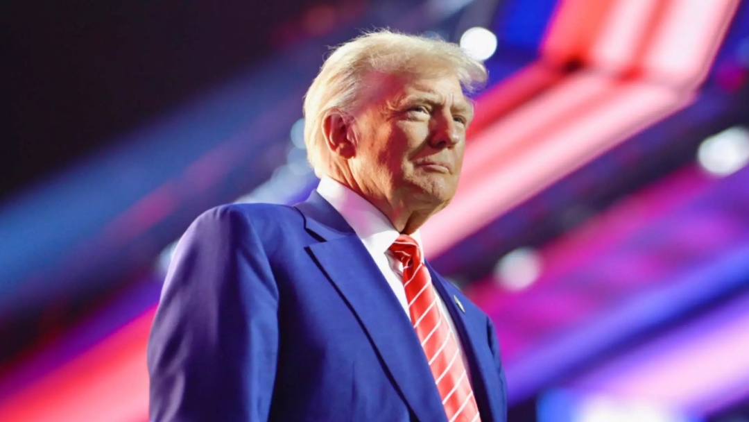 Trump publica decreto que pro&iacute;be entrada de estudantes estrangeiros em Harvard