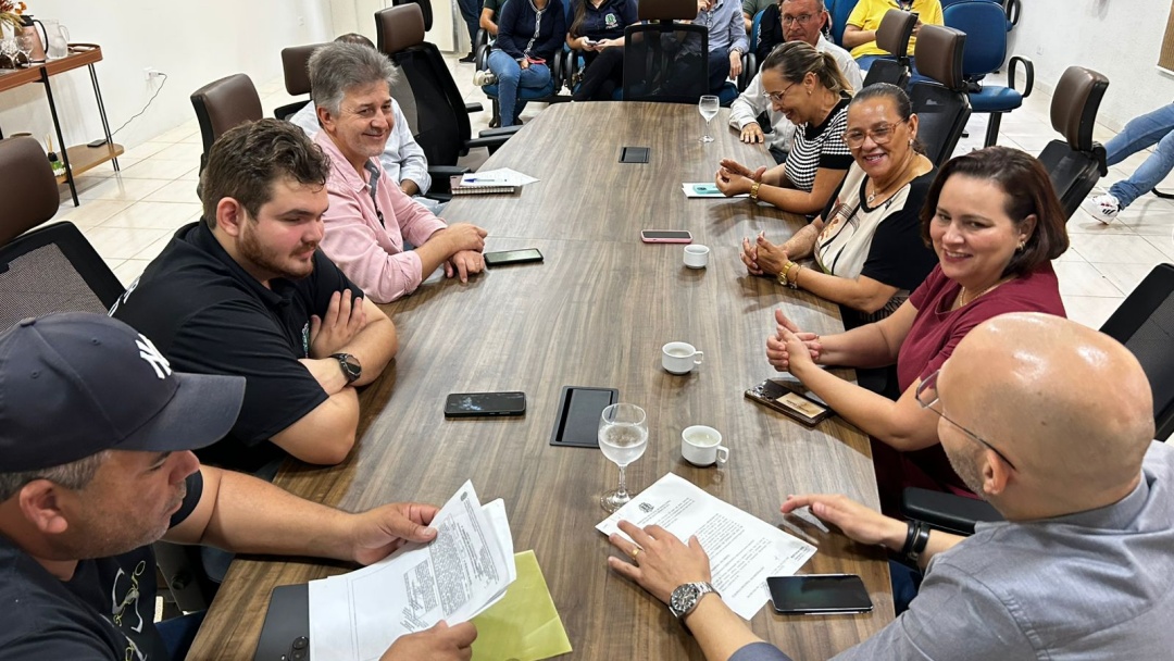 Governo vai buscar recursos para constru&ccedil;&atilde;o de escola estadual no Porto Seguro