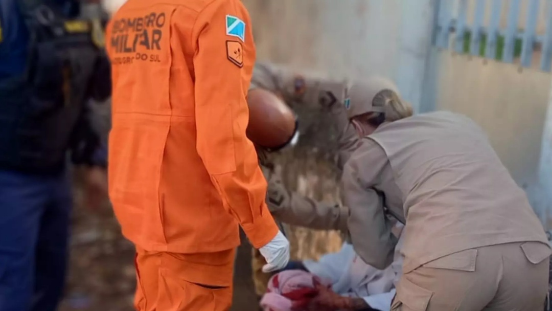 Homem &eacute; encontrado esfaqueado na cabe&ccedil;a e no pesco&ccedil;o em Campo Grande