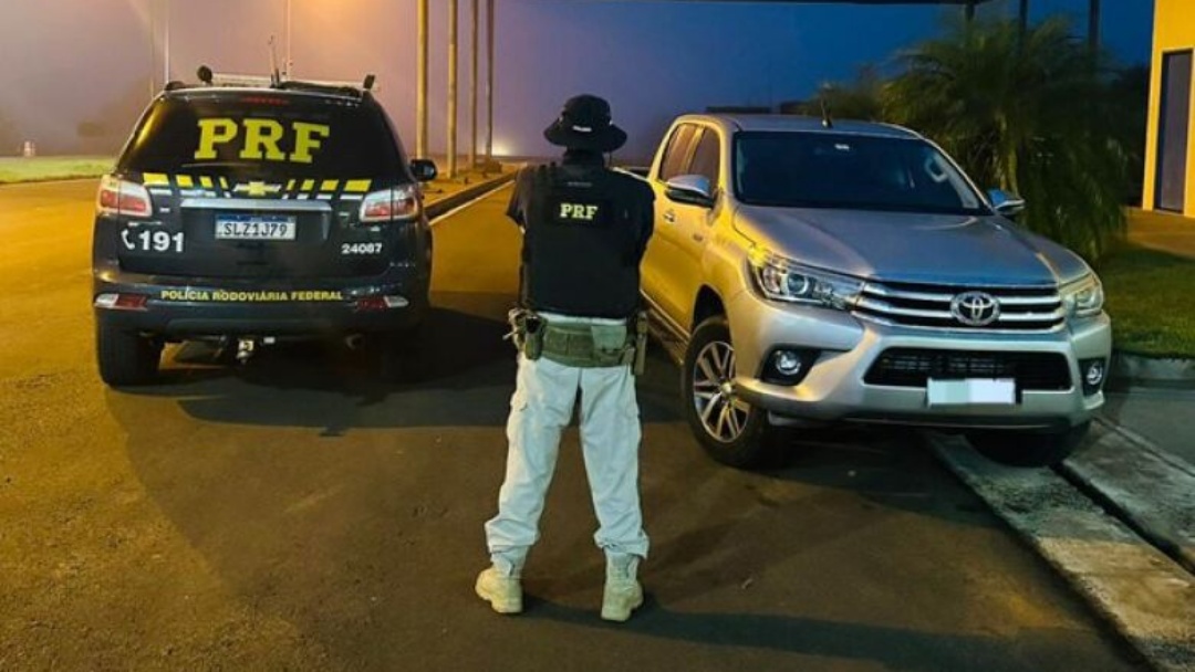 Caminhonete com placas falsas é recuperada em ação na BR-163