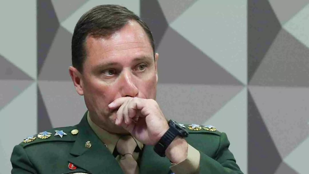Moraes interroga Bolsonaro e outros 7 réus da trama golpista