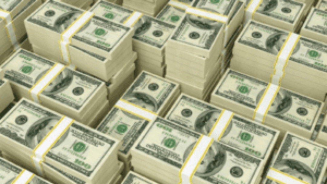 Dólar avança e Bolsa recua com tensão fiscal e expectativa