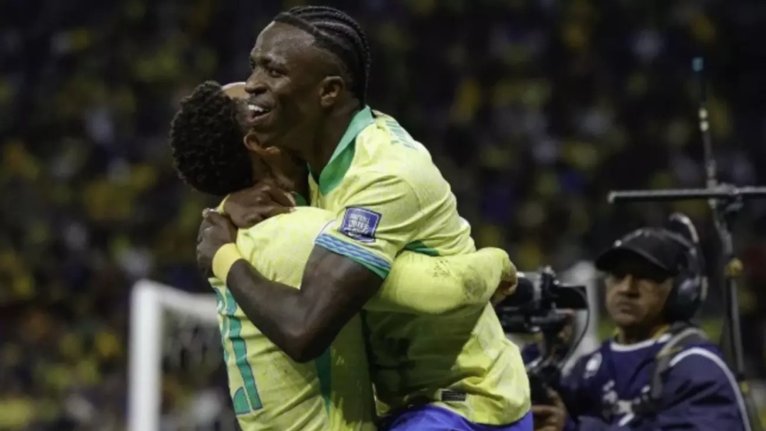 Vini Jr. presenteia Ancelotti com vitória sobre Paraguai e Brasil garante vaga na Copa