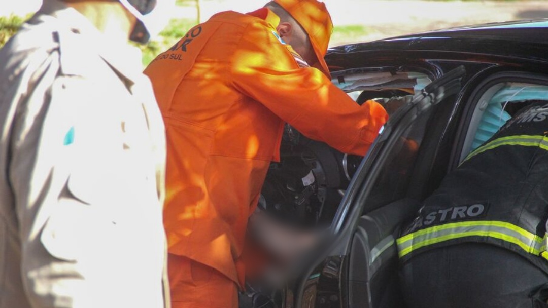 Velocidade e desnível de avenida são causas de acidente na Fábio Zahran, dizem moradores