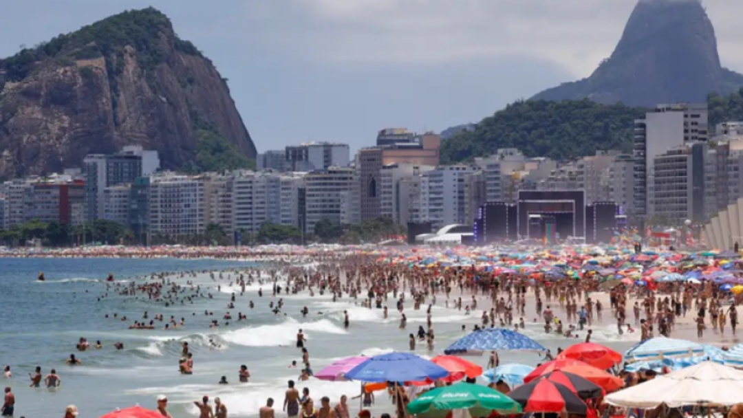 Brasil alcança 70% da meta anual de turistas internacionais nos cinco primeiros meses de 2025