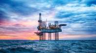 Petr&oacute;leo fica baixo com realiza&ccedil;&atilde;o de lucros ap&oacute;s salto por tens&otilde;es no Oriente M&eacute;dio   