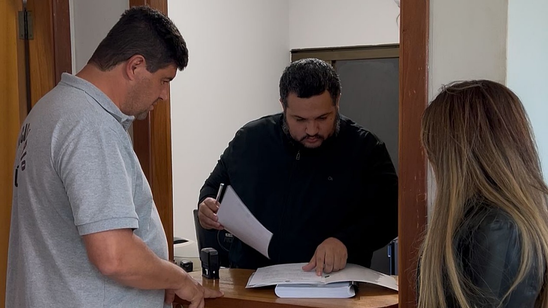 Prefeito protocola na Câmara projeto de reforma administrativa