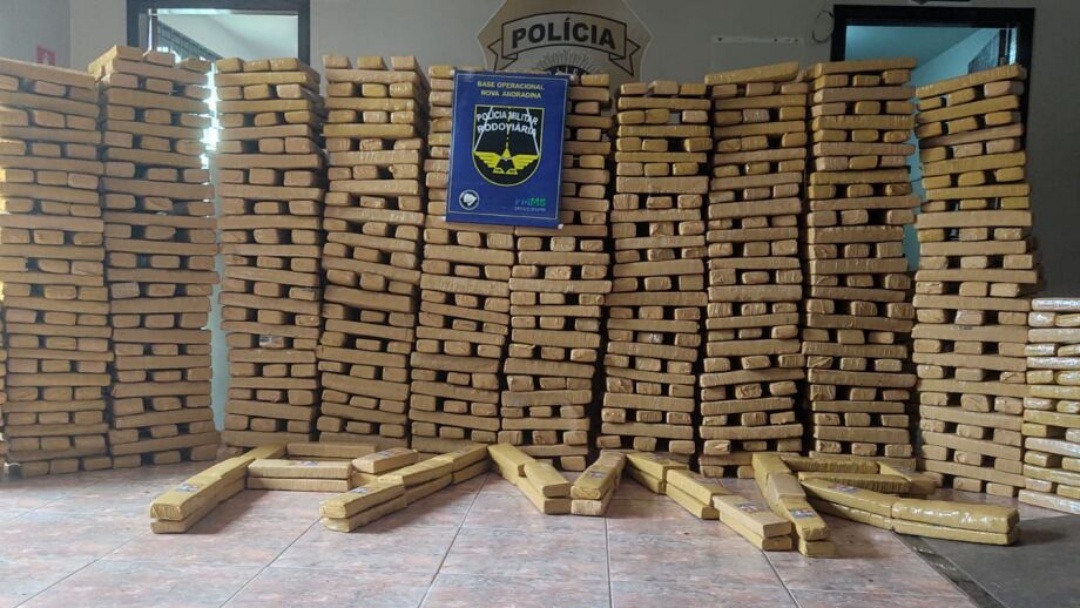 Polícia Militar Rodoviária apreende uma tonelada de drogas em picape furtada