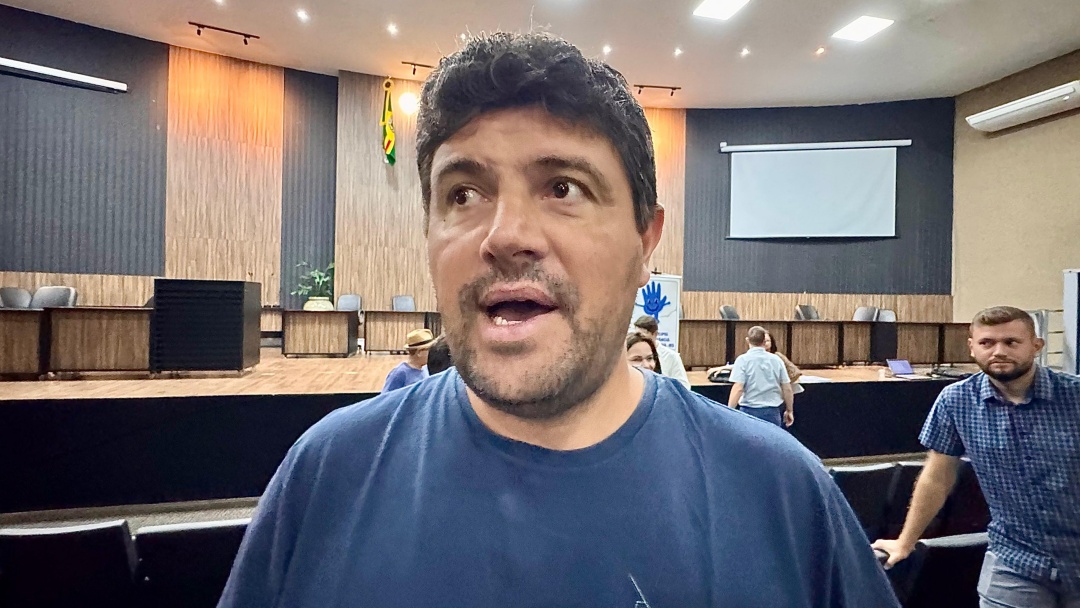 Prefeito usa reajuste de servidor para aprova&ccedil;&atilde;o rel&acirc;mpago de reforma que cria 239 cargos