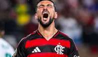 Flamengo supera gols perdidos, bate o Esp&eacute;rance com futebol bonito e assume lideran&ccedil;a