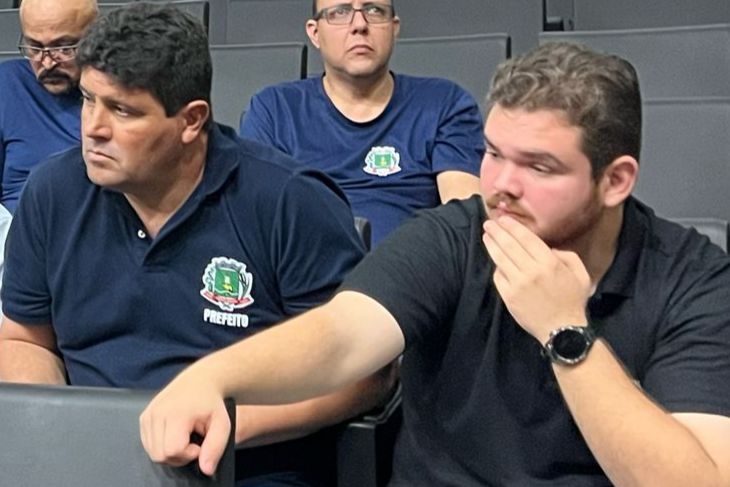 &ldquo;Voc&ecirc; &eacute; um moleque&rdquo;, dispara vereadora na tribuna contra subsecret&aacute;rio que debochava em sess&atilde;o