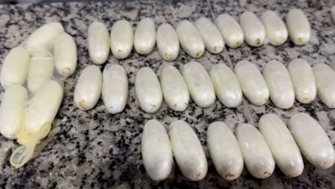 Boliviana &eacute; presa tentando entrar no Brasil com pasta base de coca&iacute;na