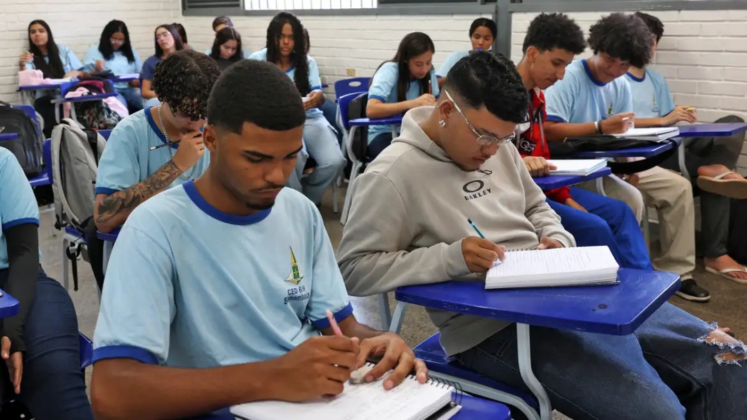 Nascidos em maio e junho recebem hoje parcela de R$ 200
