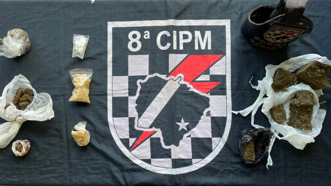 Pol&iacute;cia captura foragido e apreende 521 gramas de drogas em kitnet no S&atilde;o Bento