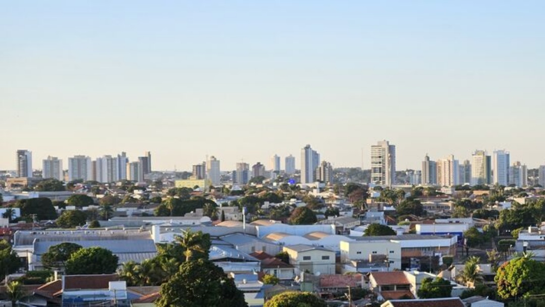 Chegada de frente fria derruba temperaturas, mas calor continua