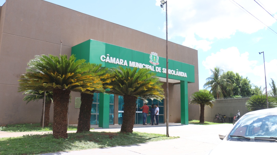 Na &uacute;ltima sess&atilde;o antes do recesso, C&acirc;mara derruba tr&ecirc;s vetos do prefeito a projetos de vereadores