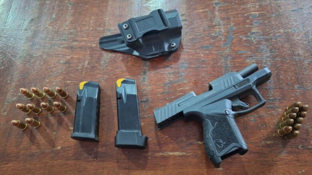 Homem tem arma de fogo e muni&ccedil;&otilde;es apreendidas ap&oacute;s amea&ccedil;ar ex-mulher