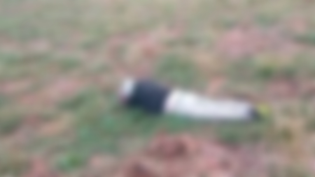 Corpo com marcas de tiro na cabe&ccedil;a &eacute; encontrado em terreno