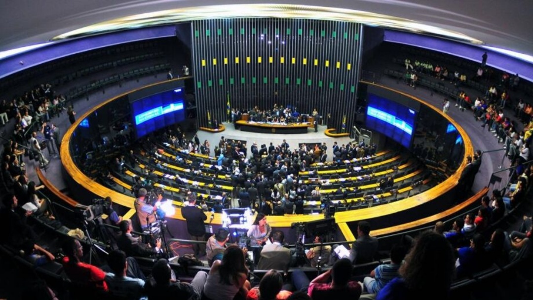Deputados defendem jornada 6x1 e concordam em subir isen&ccedil;&atilde;o do IR  