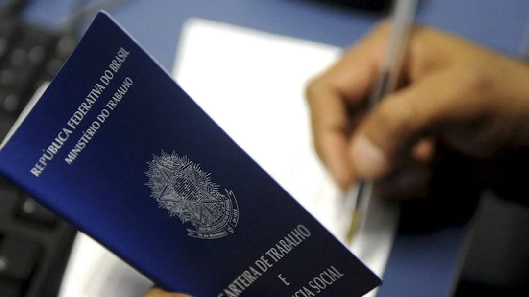 CAGED mostra queda de 78% na abertura de vagas e crescimento de 12% nas demiss&otilde;es