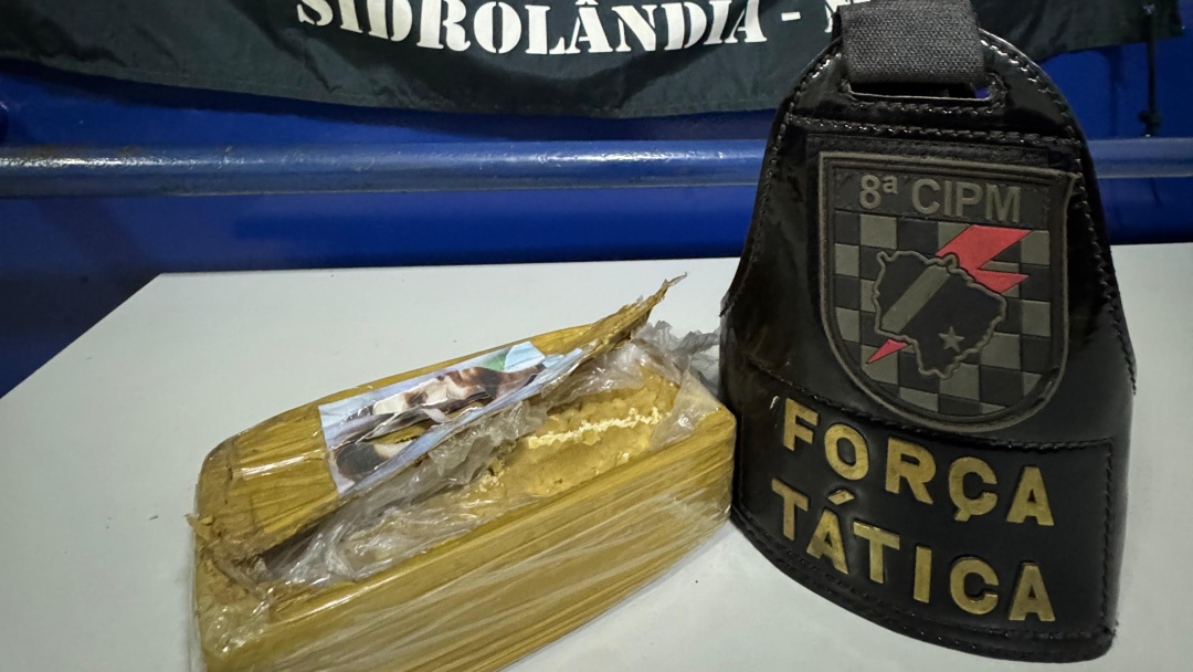 Polícia Militar apreende 1kg de pasta base embalada com imagem de Messi