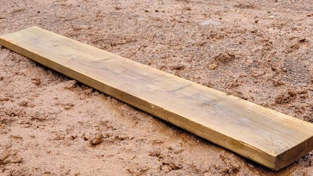 Idoso bate na cabe&ccedil;a do filho com peda&ccedil;o de madeira durante briga em Campo Grande  