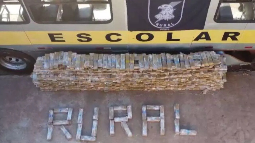&Ocirc;nibus escolar &eacute; apreendido com mais de 2 toneladas de maconha em Mato Grosso do Sul