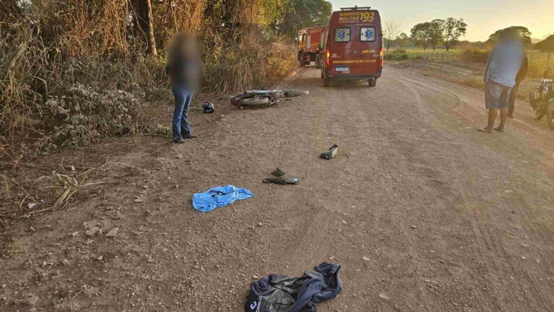 Motociclista fica ferido após acidente com caminhonete na MS-345