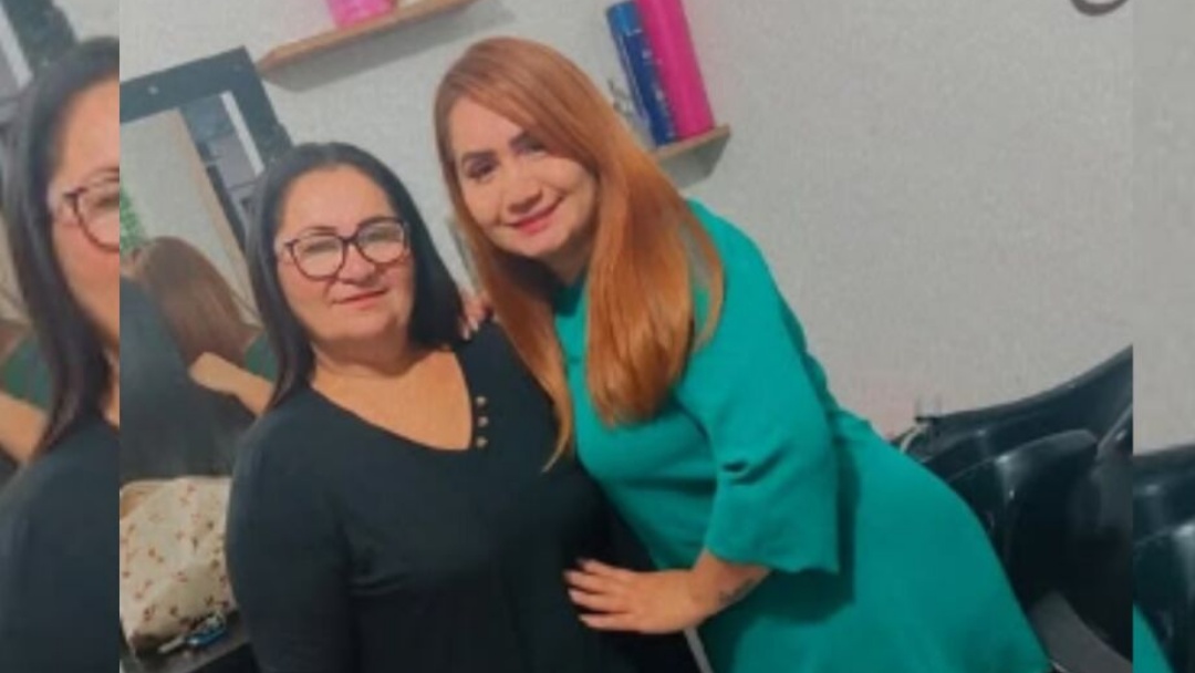 Mãe e filha morrem após carro cair de ponte